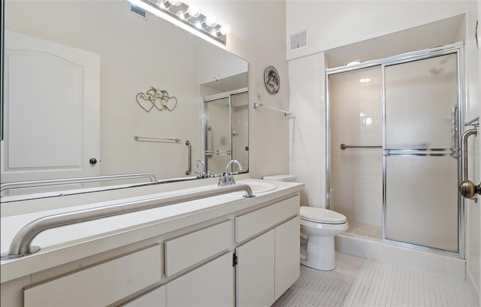 ON TOP OF THE WORLD - Residential