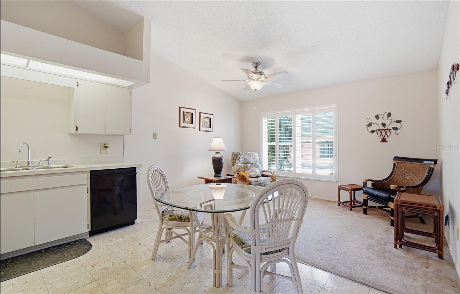 ON TOP OF THE WORLD - Residential