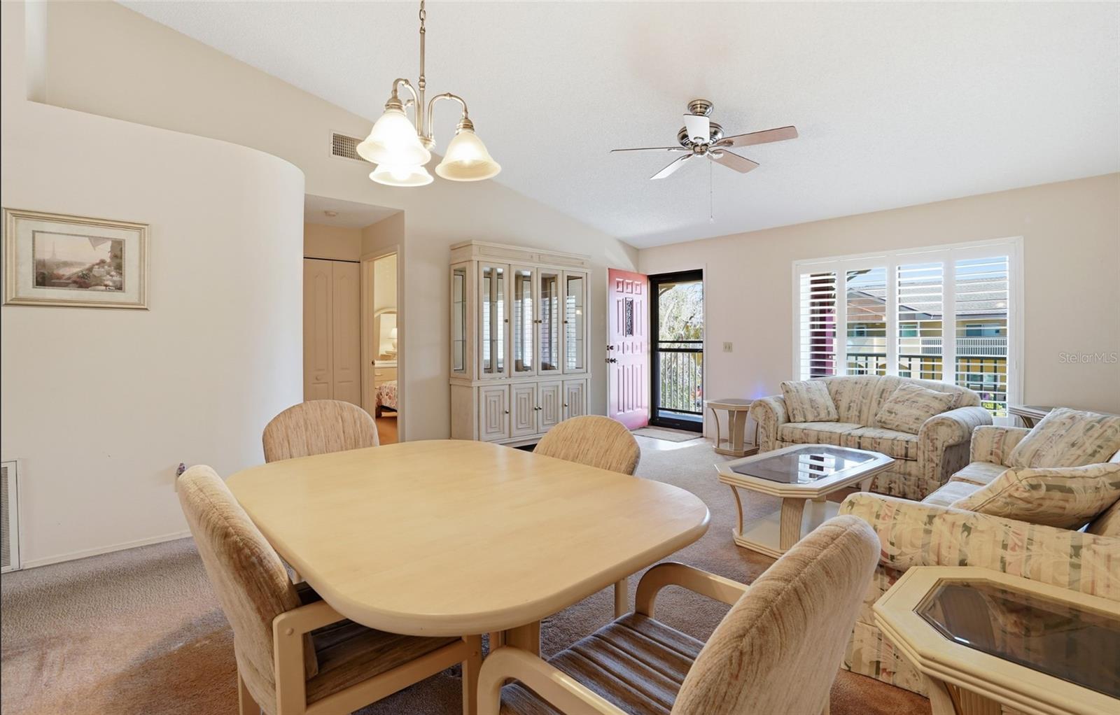 ON TOP OF THE WORLD - Residential