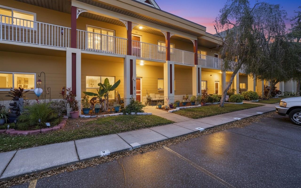 ON TOP OF THE WORLD - Residential