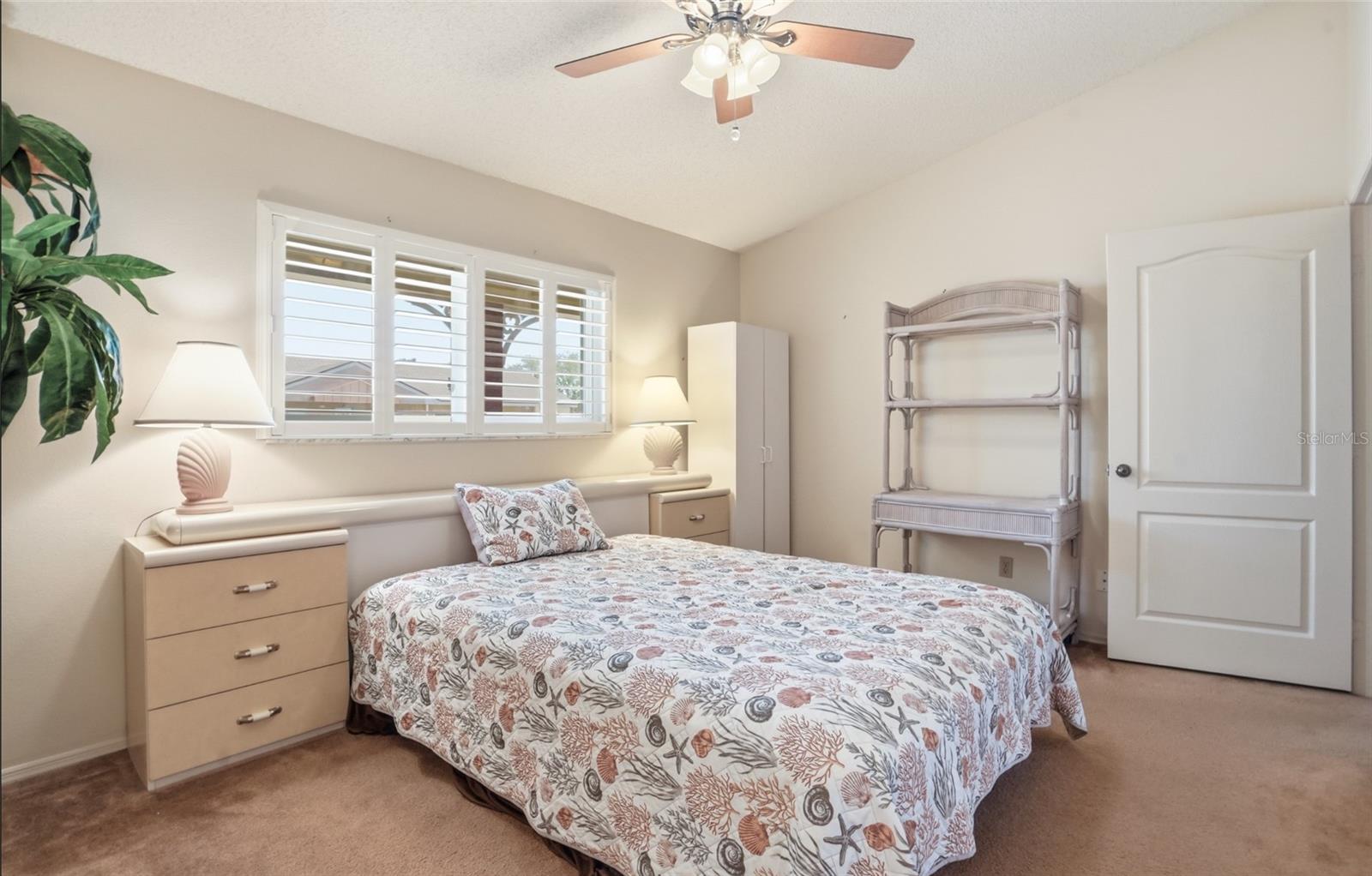 ON TOP OF THE WORLD - Residential