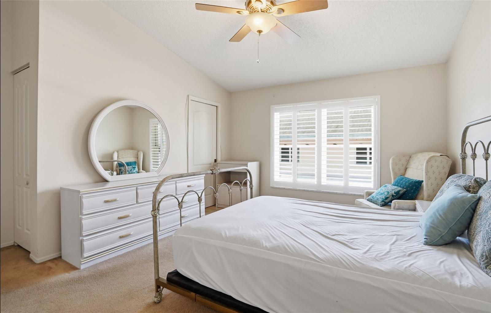 ON TOP OF THE WORLD - Residential