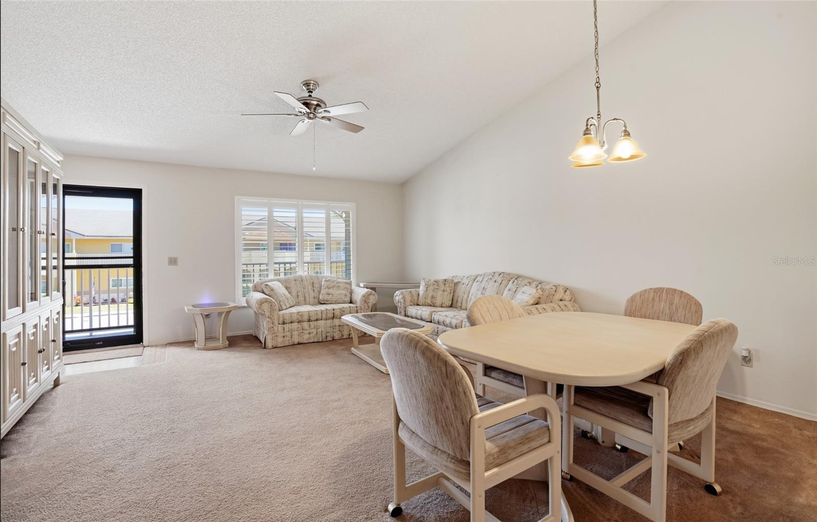 ON TOP OF THE WORLD - Residential