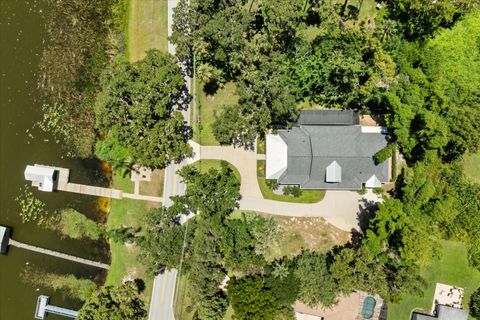 Tiny photo for 2945 Lakeshore Drive, Mount Dora, FL 32757 (MLS # G5099261)