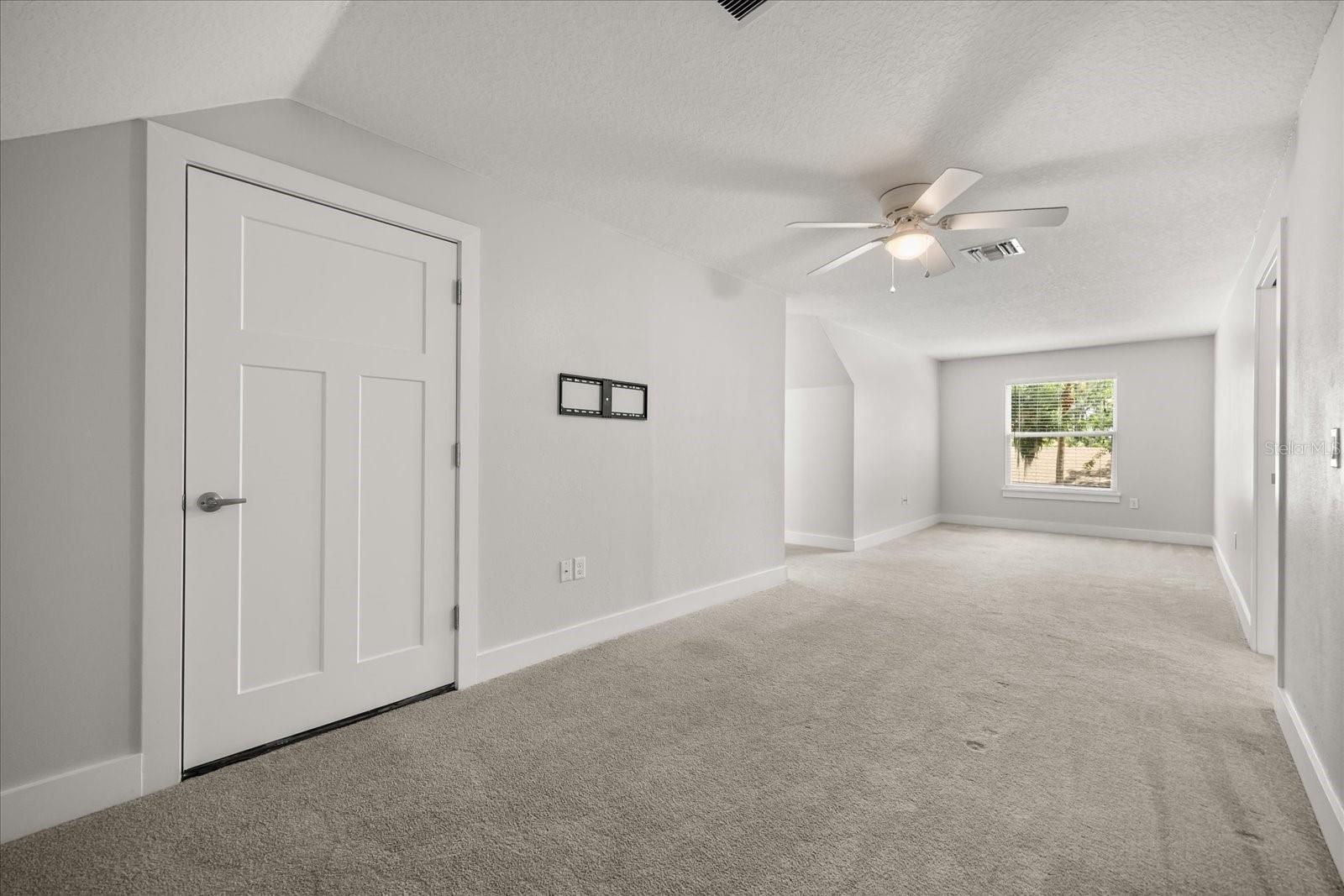 LAKE DORA PINES #C - Residential