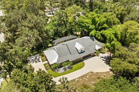 Tiny photo for 2945 Lakeshore Drive, Mount Dora, FL 32757 (MLS # G5099261)