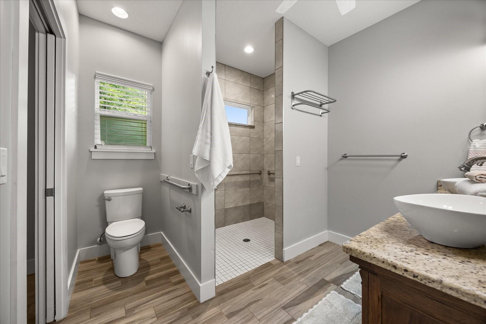 LAKE DORA PINES #C - Residential