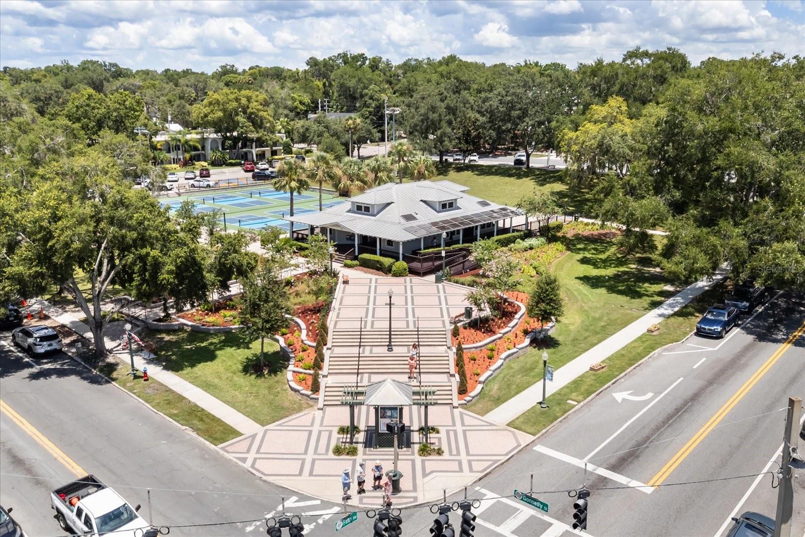 LAKE DORA PINES #C - Residential