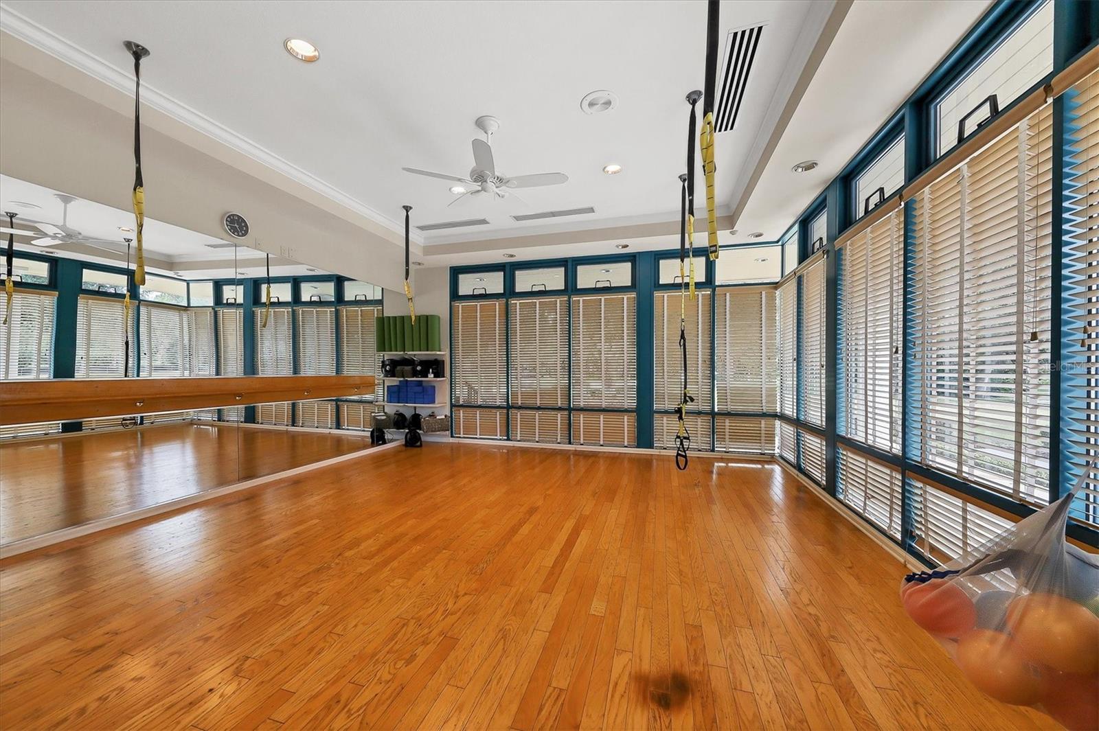 UNIVERSITY PARK COUNTRY CLUB - Residential
