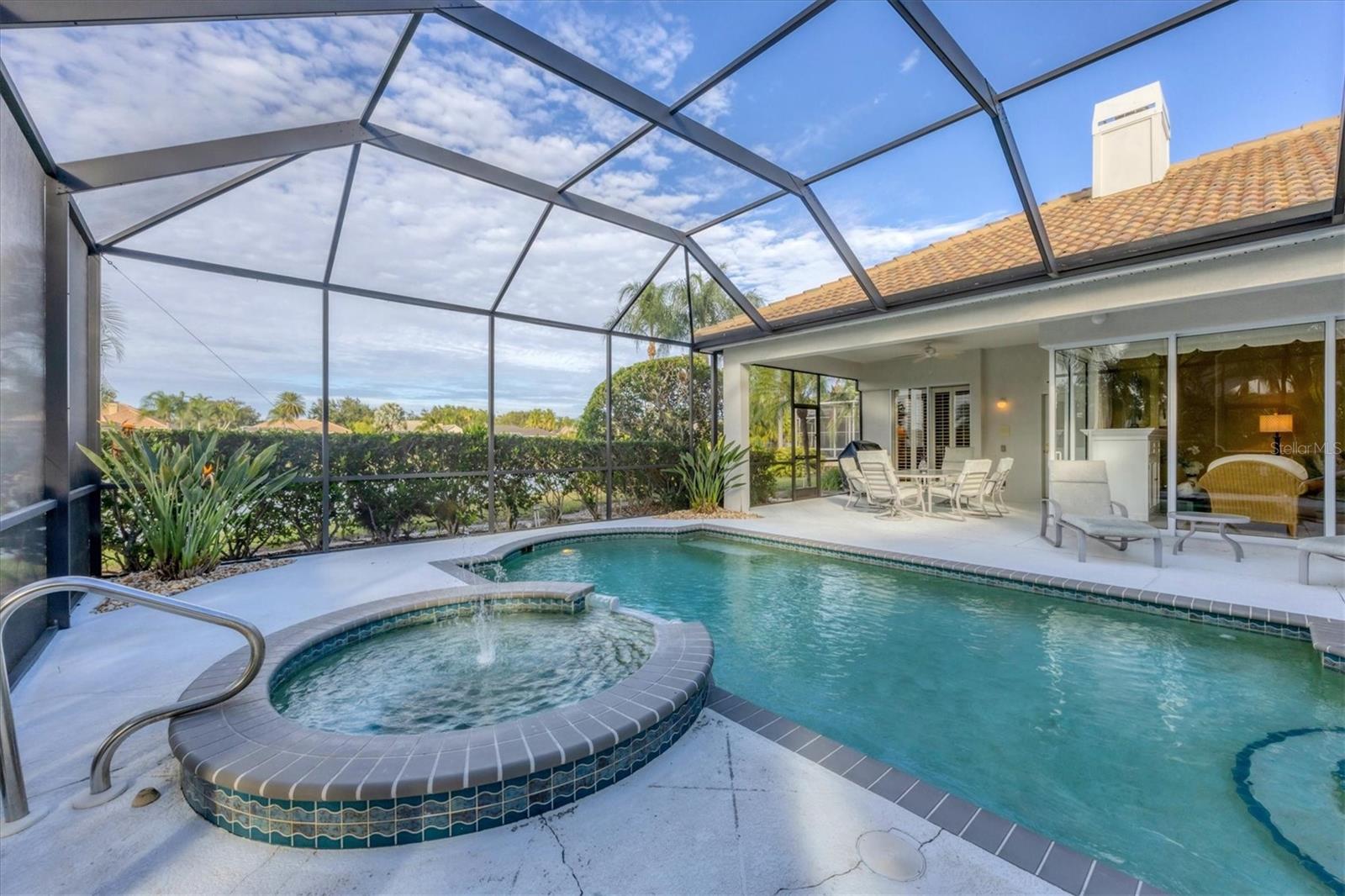 UNIVERSITY PARK COUNTRY CLUB - Residential