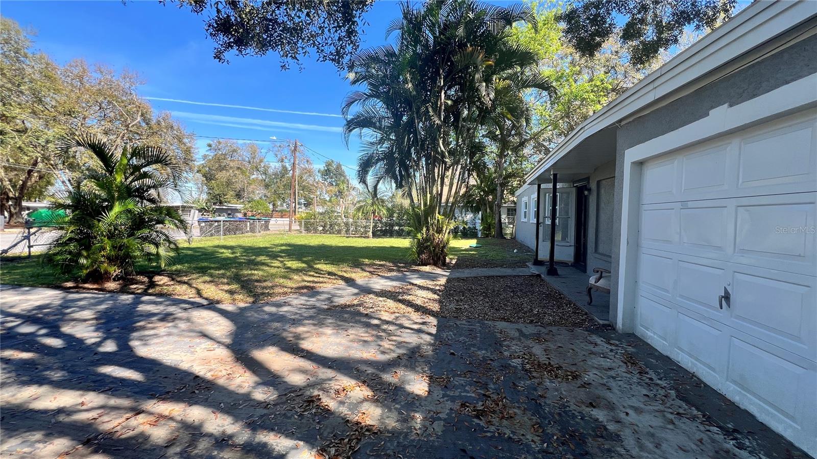 5200 BROSCHE ROAD