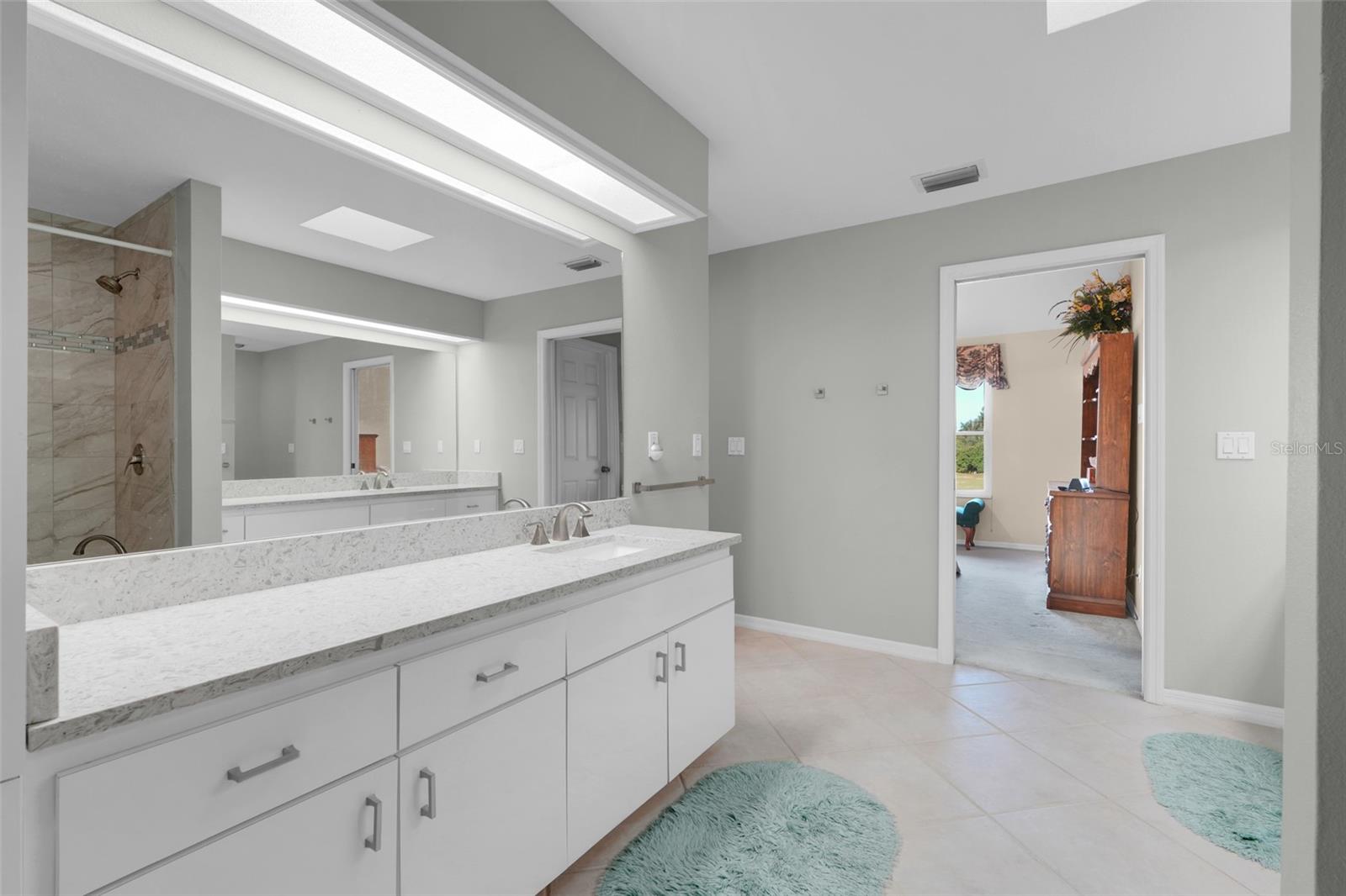 VILLAGE GREEN - Residential