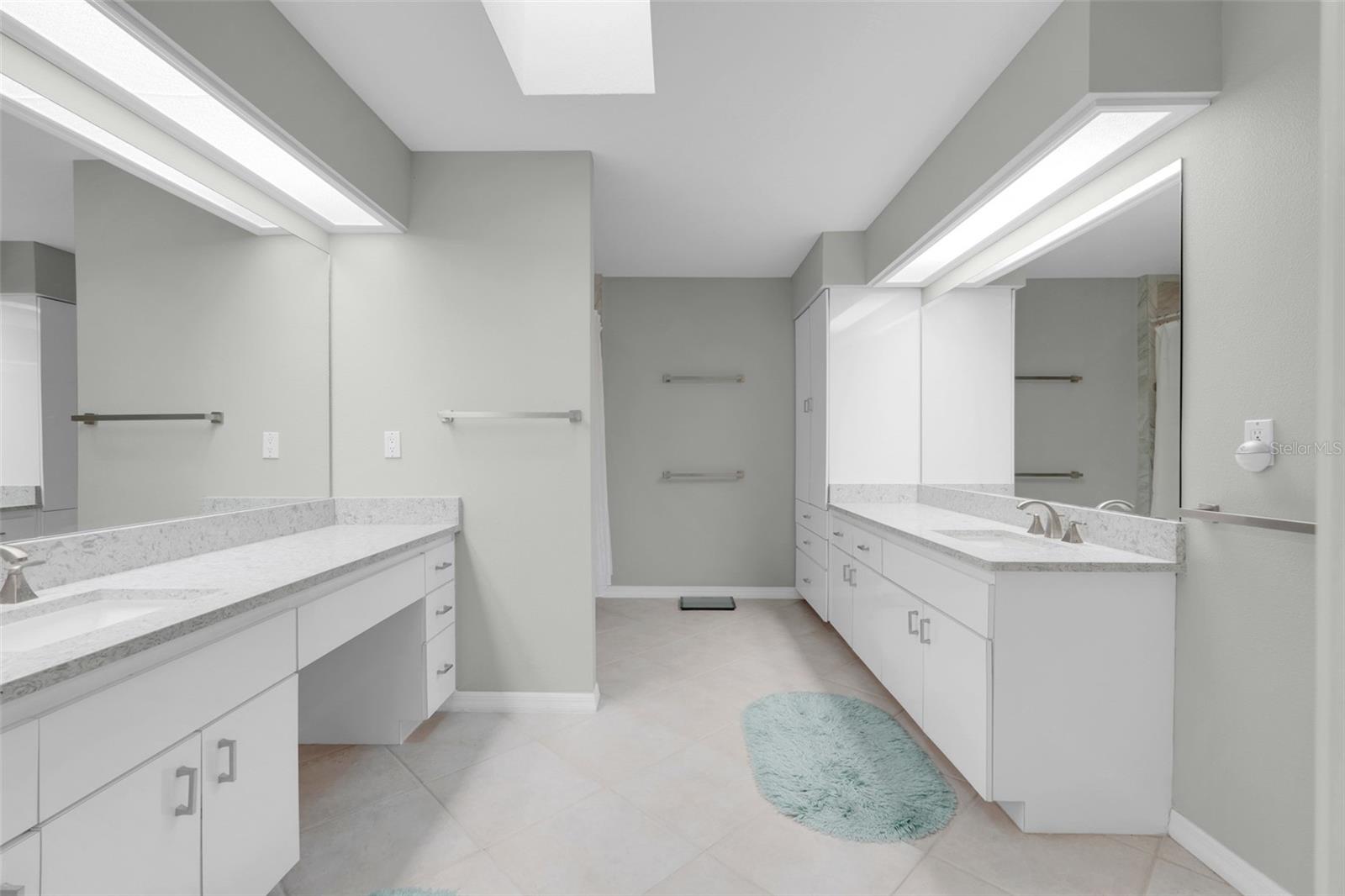 VILLAGE GREEN - Residential