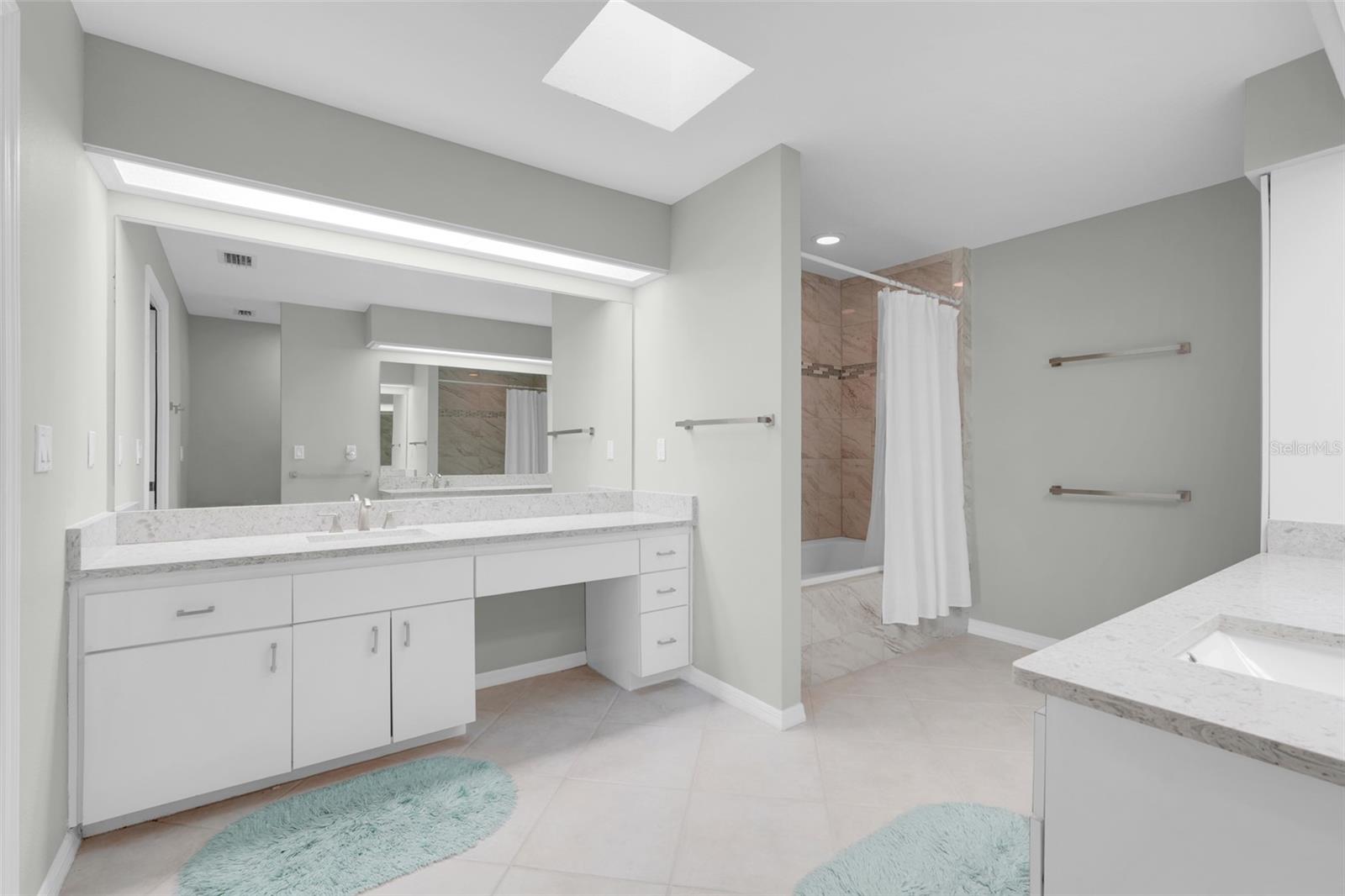 VILLAGE GREEN - Residential