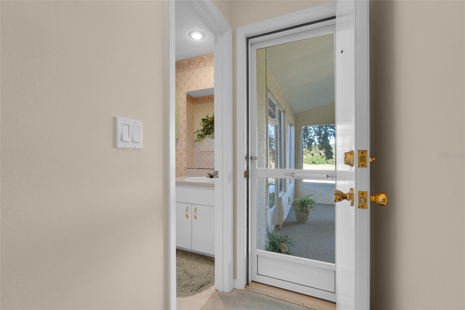 VILLAGE GREEN - Residential