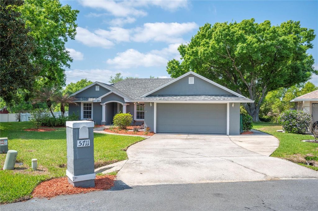 Photo of 5711 Manchester Drive E, Lakeland, FL 33810 (MLS # L4960631)