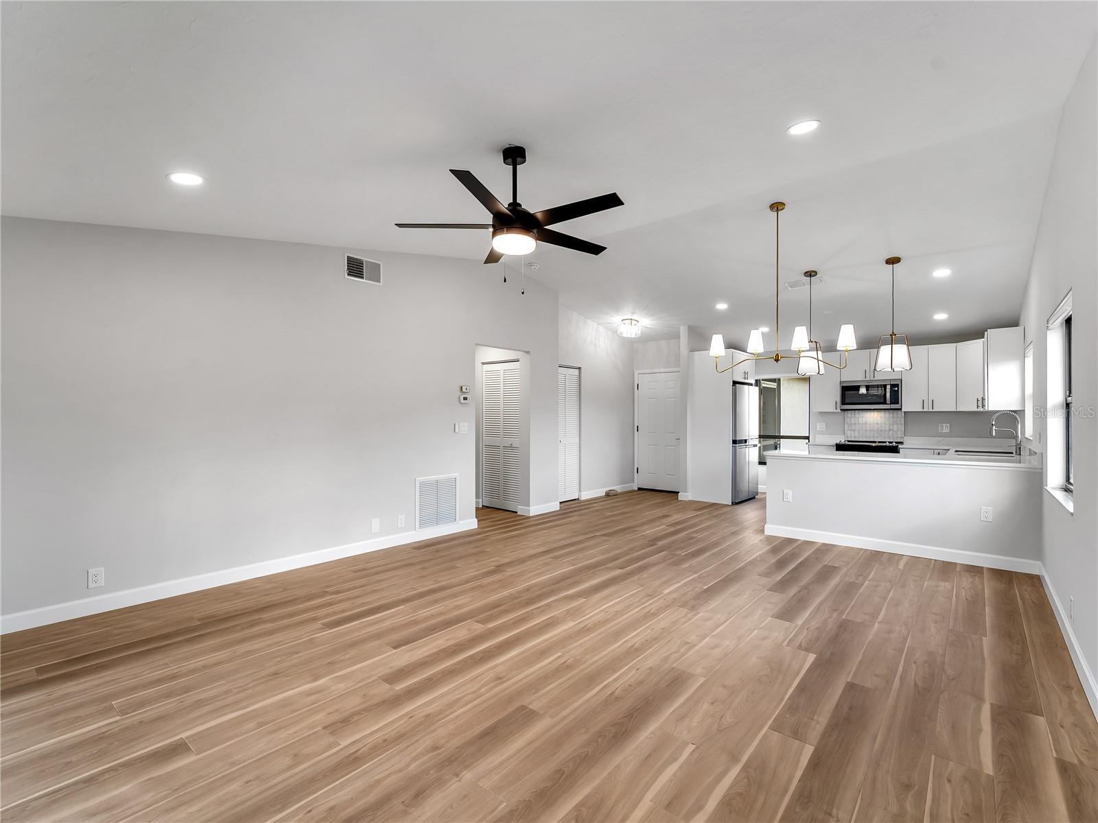 CURRY COVE - Residential