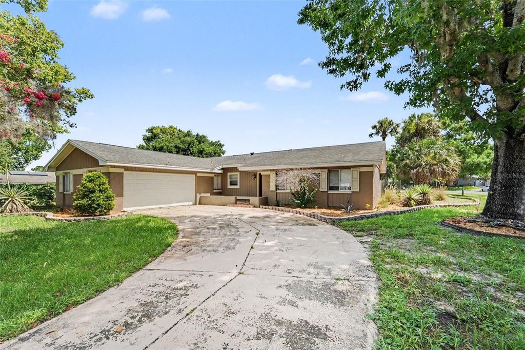 Photo of 930 Oak Forest Drive, Winter Springs, FL 32708 (MLS # O6423576)