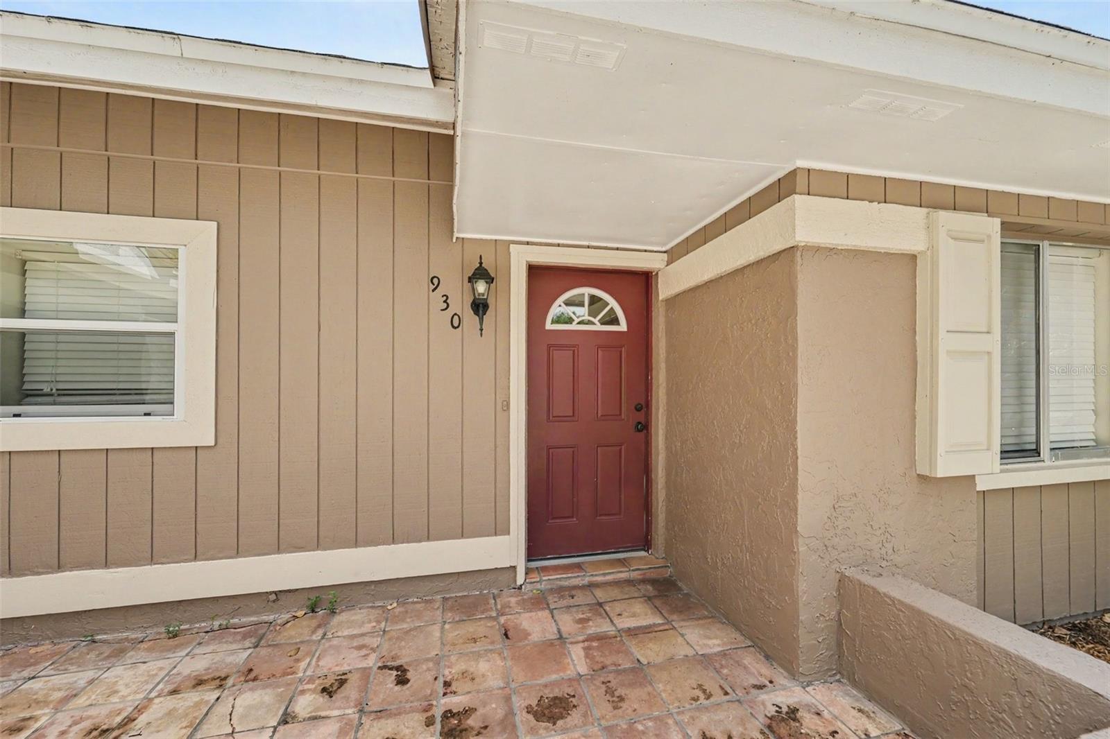 930 OAK FOREST DRIVE