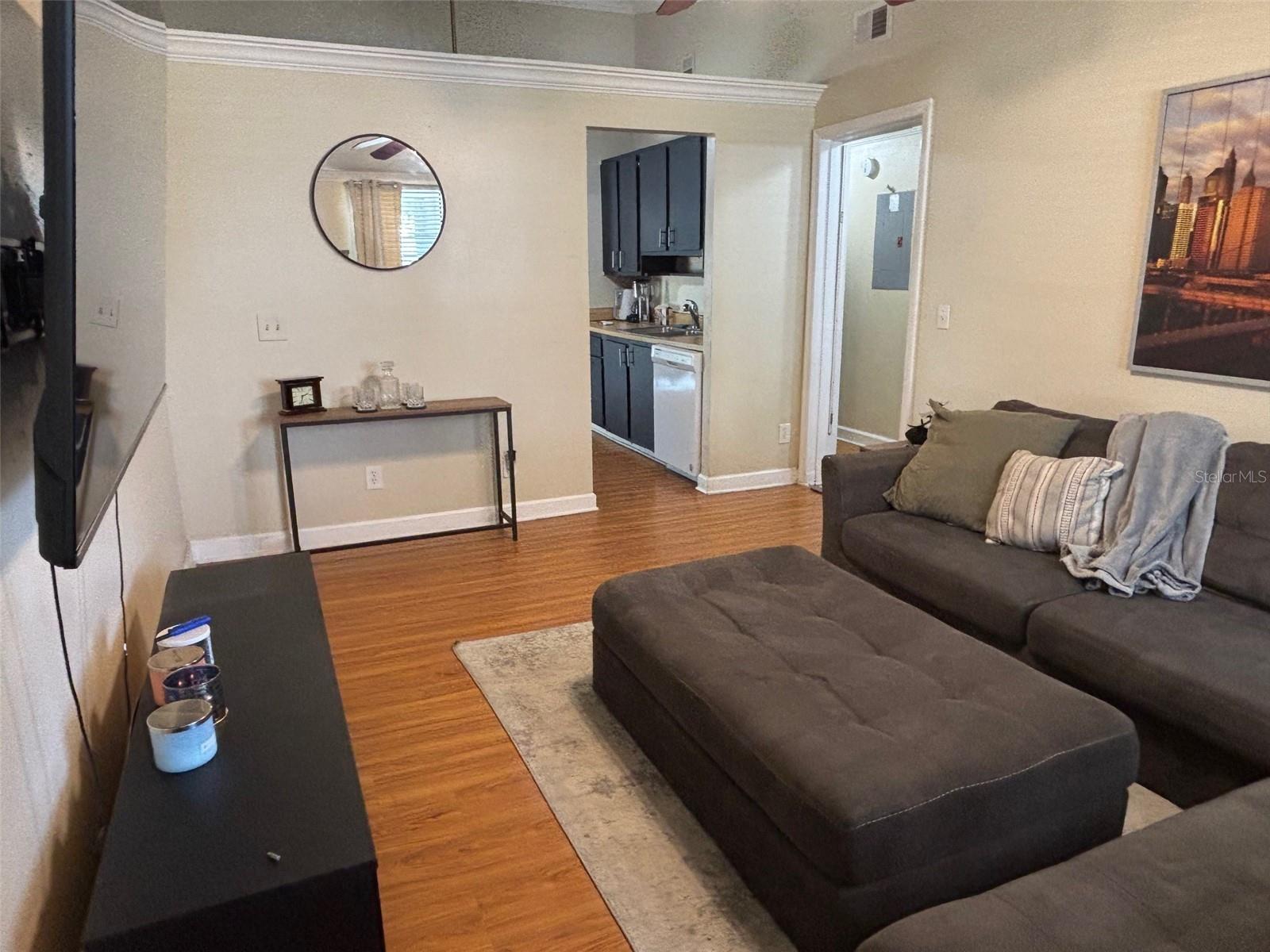 34 W BOB WHITE STREET
