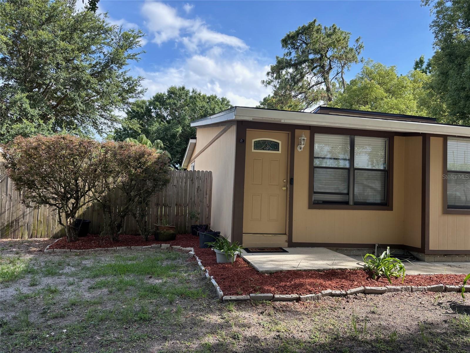 34 W BOB WHITE STREET