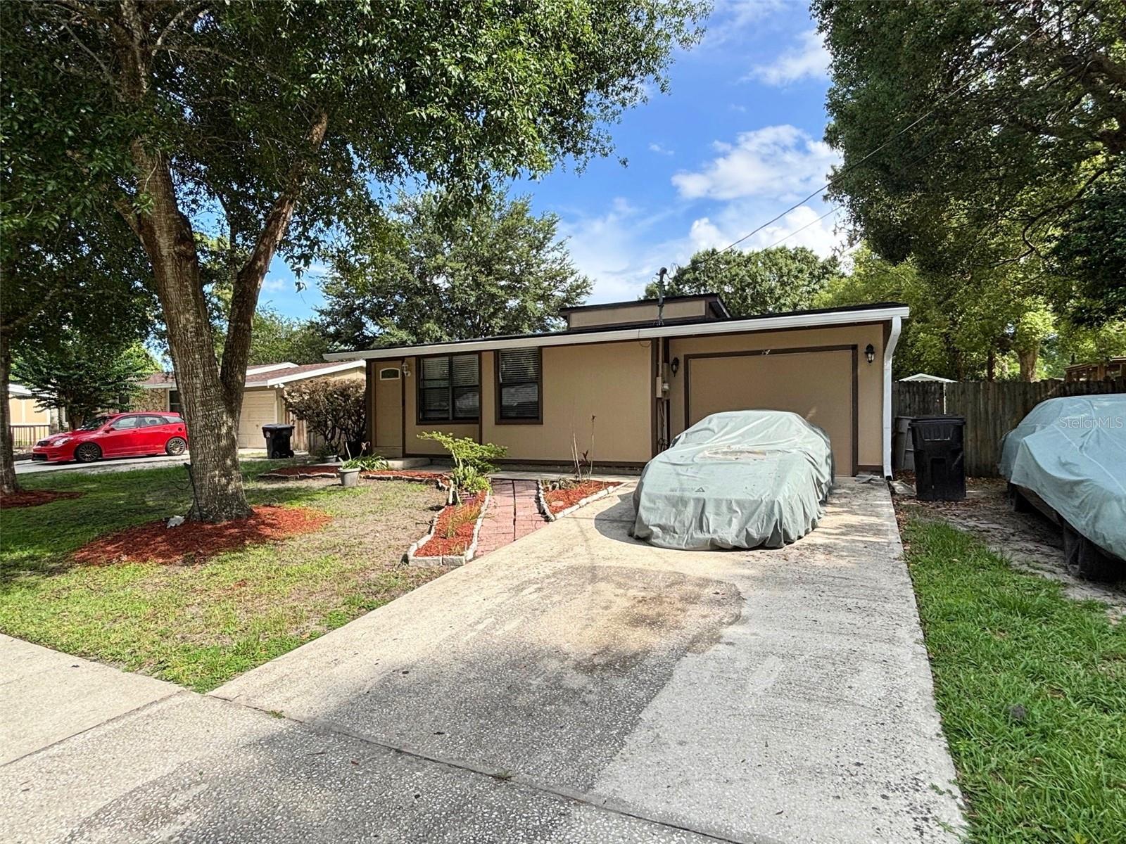 34 W BOB WHITE STREET