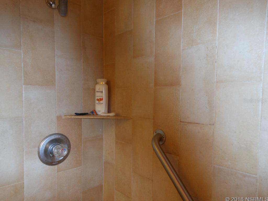 Windemere Shores Condo - Residential