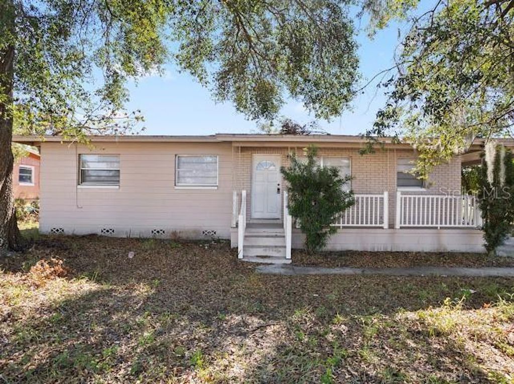 Photo of 5614 Riviera Drive, Orlando, FL 32808 (MLS # O6384731)