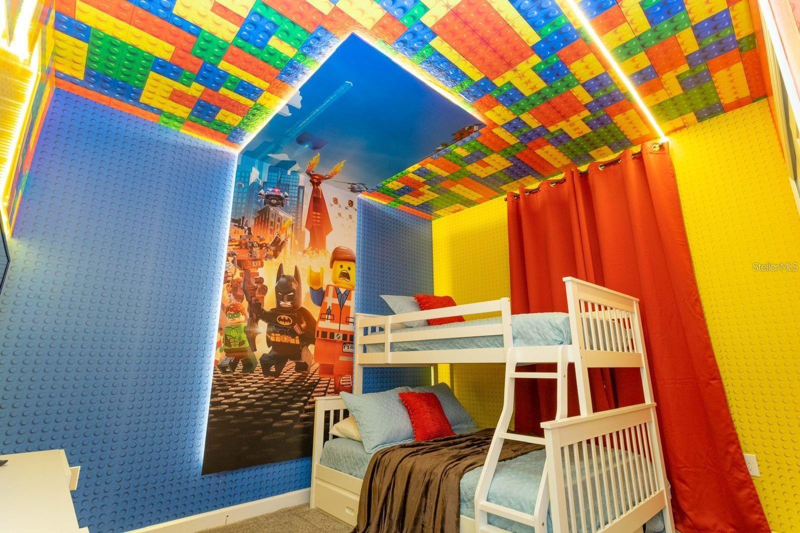 1038 SPLASH SHOT PLACE
