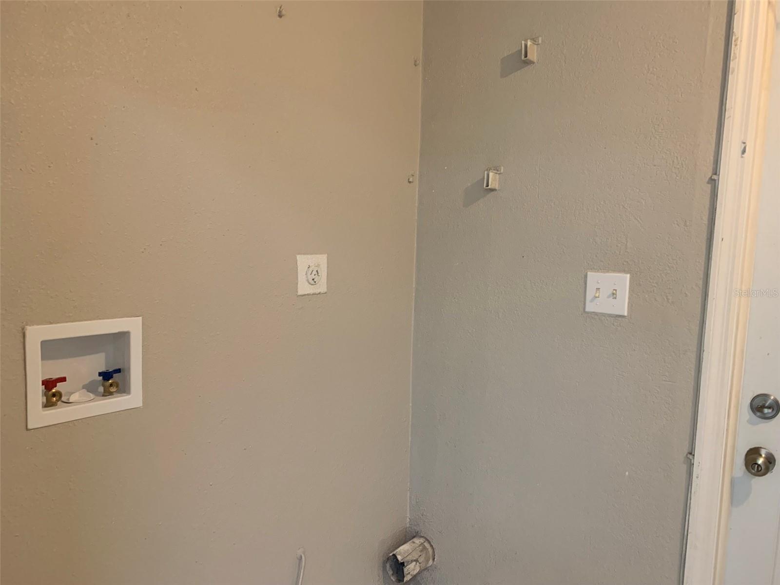 FAIRWAY OAKS - Residential Lease