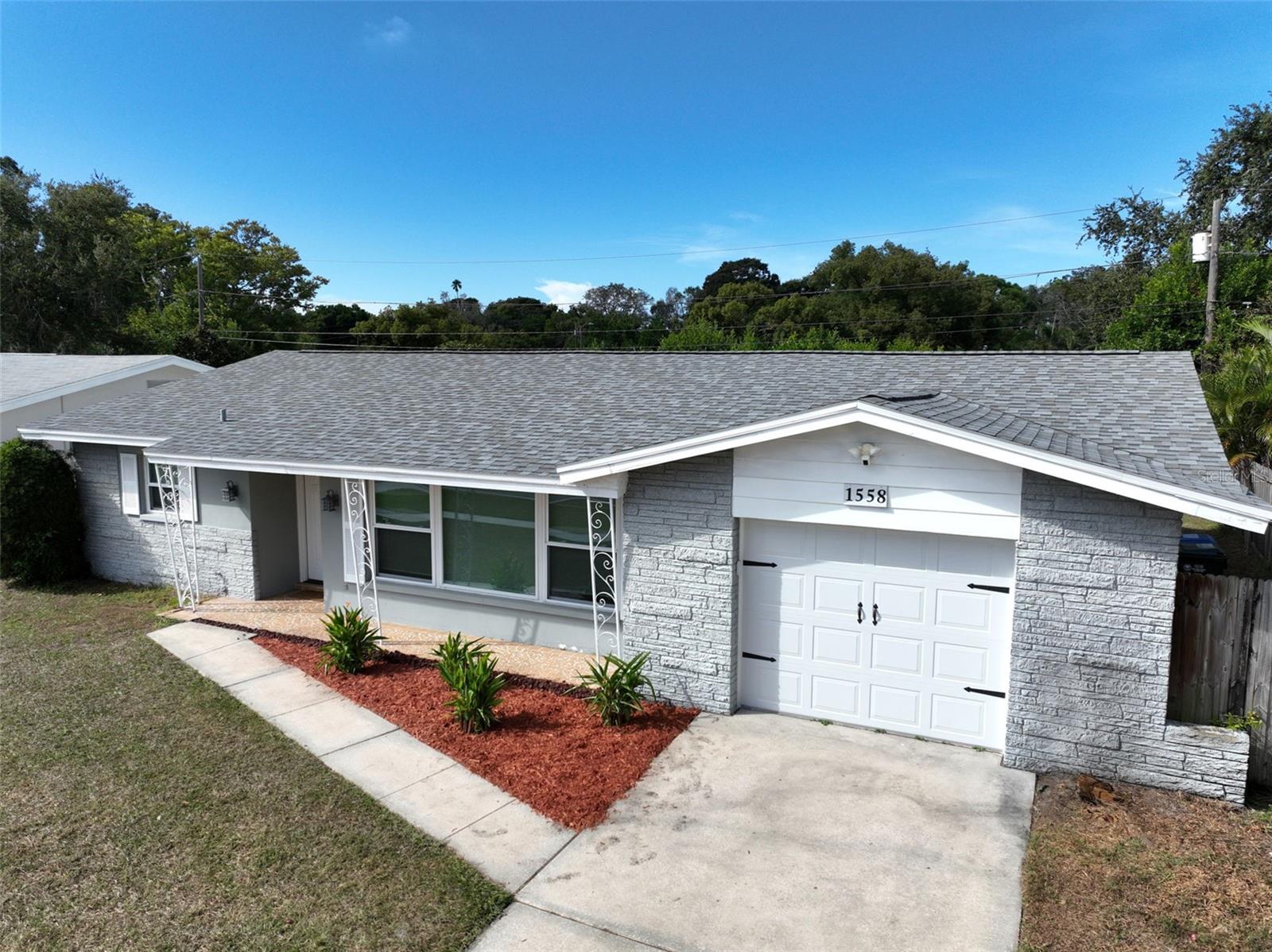 BELLEAIR PARK ESTATES - Residential