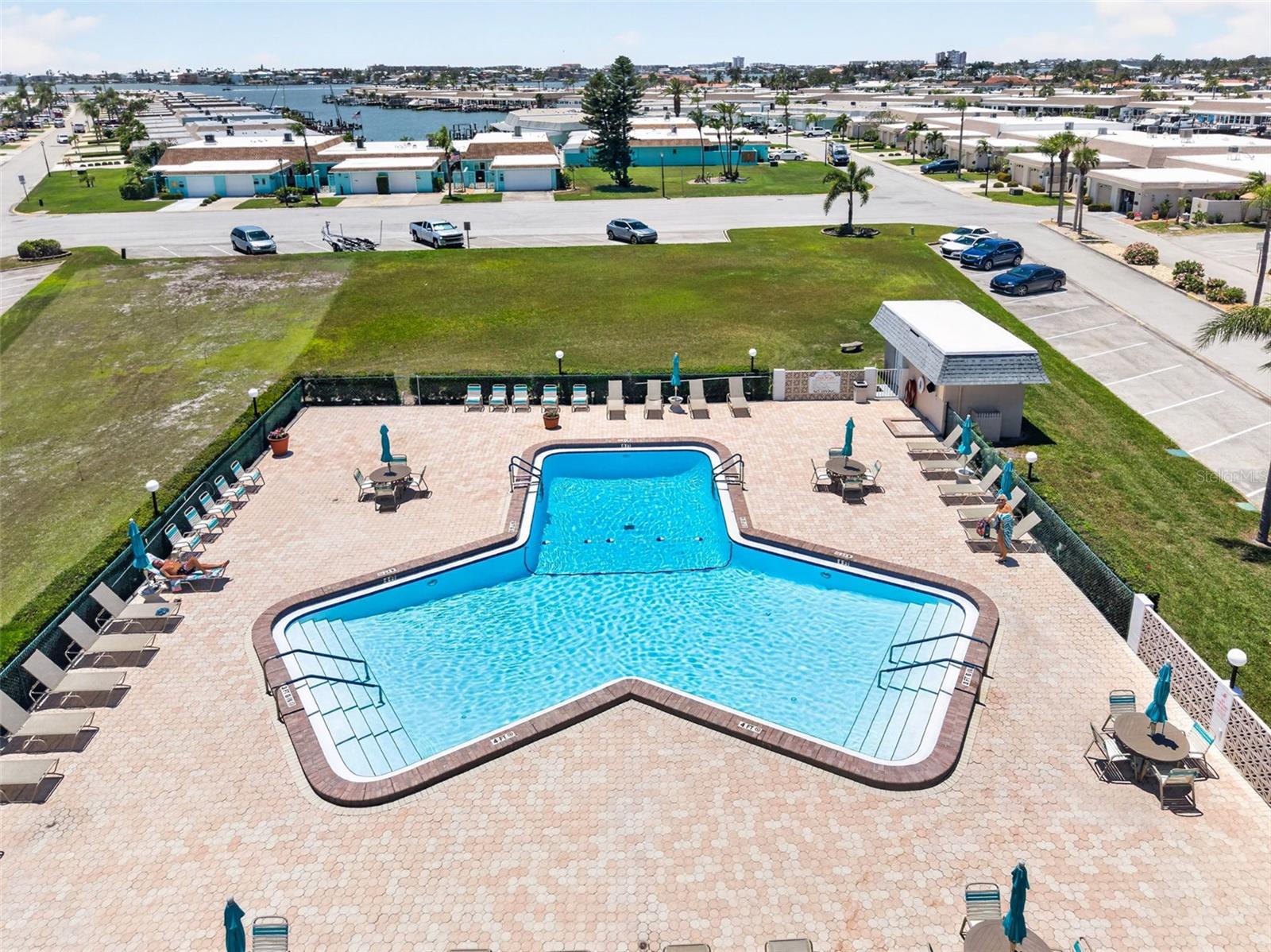 BOCA CIEGA POINT EAST - Residential