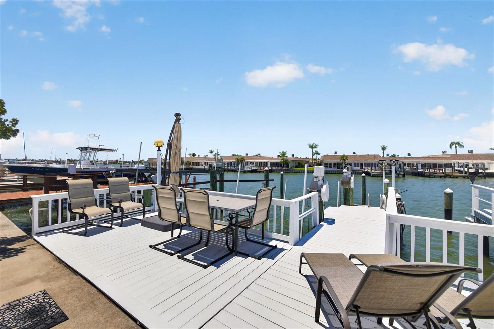 BOCA CIEGA POINT EAST - Residential