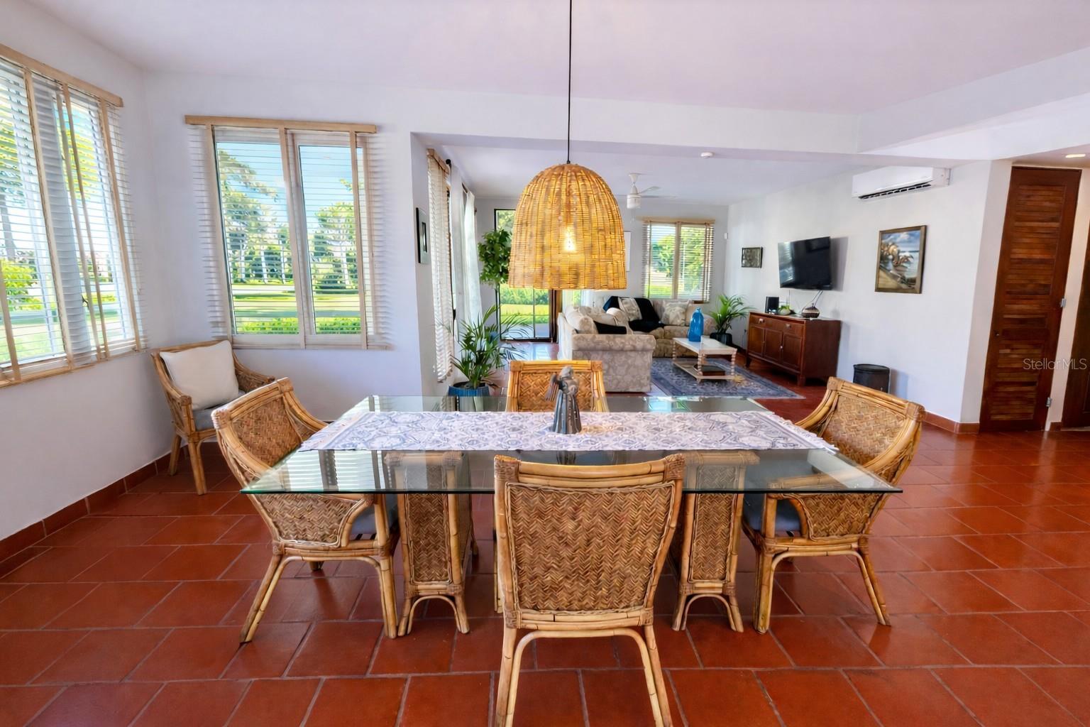 Principal E1 LAKESIDE VILLAS