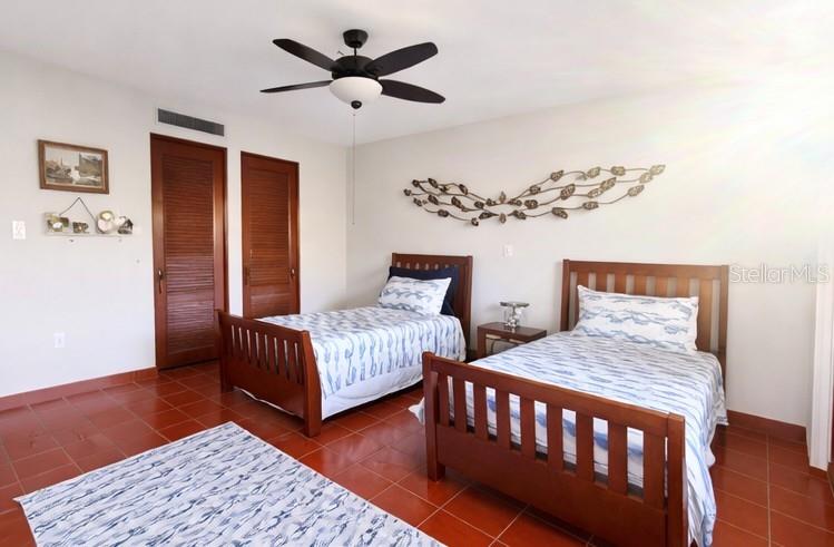 LAKE SIDE VILLAS - Residential