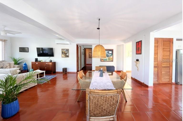 Principal E1 LAKESIDE VILLAS