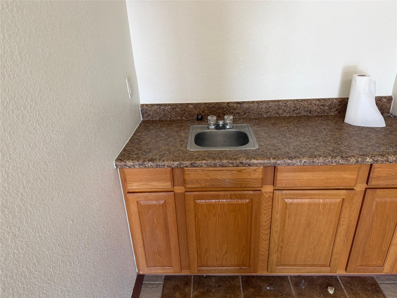 SWEAT THOMAS SUB - Commercial Lease