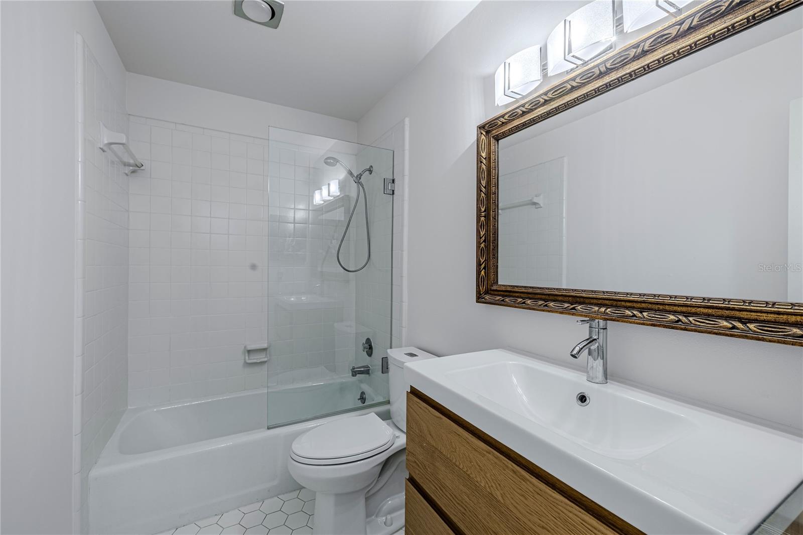 DOVER GREEN CONDO - Residential