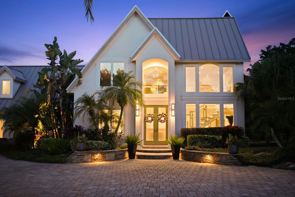 Photo of 427 Pine Bluff Trail, Ormond Beach, FL 32174 (MLS # V4944387)