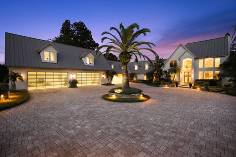 Photo of 427 Pine Bluff Trail, Ormond Beach, FL 32174 (MLS # V4944387)