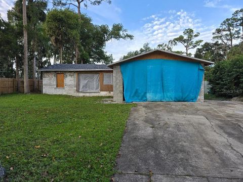 A home in DEBARY