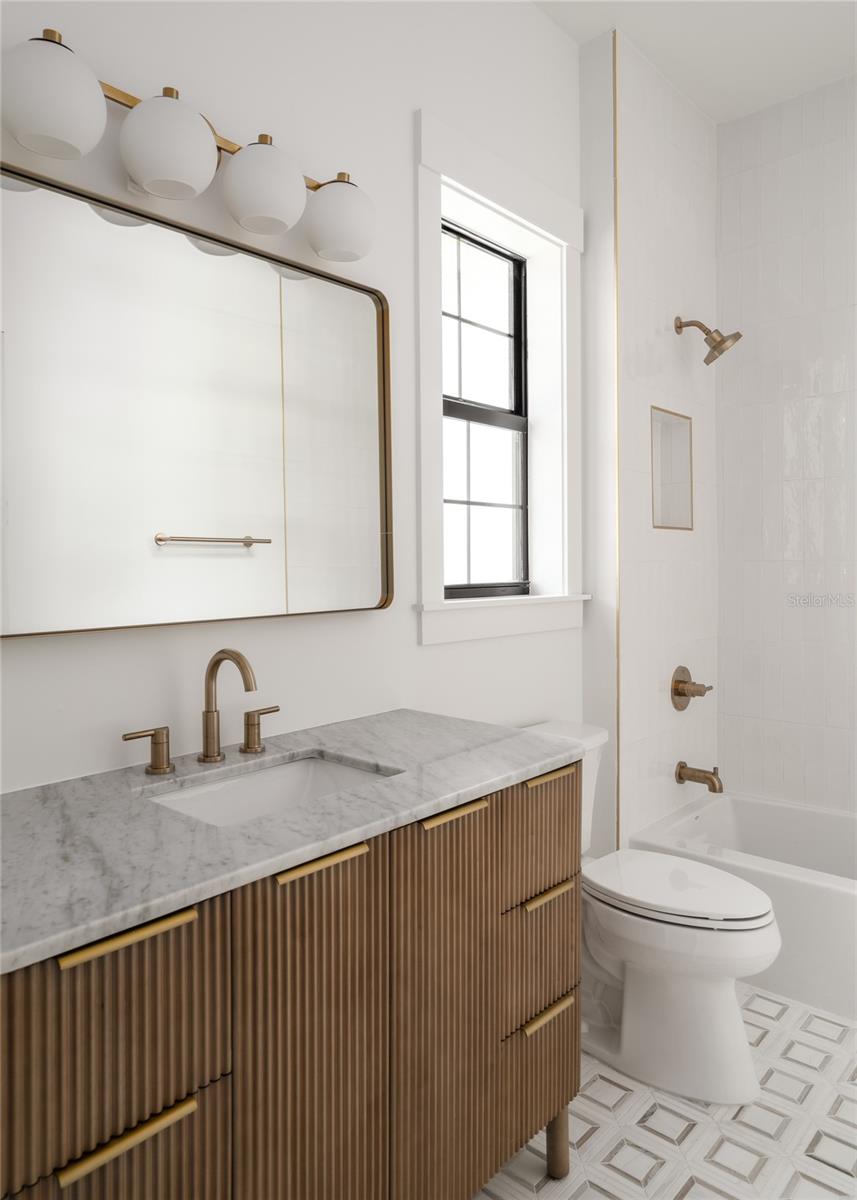 BEACH PARK - Residential Lease