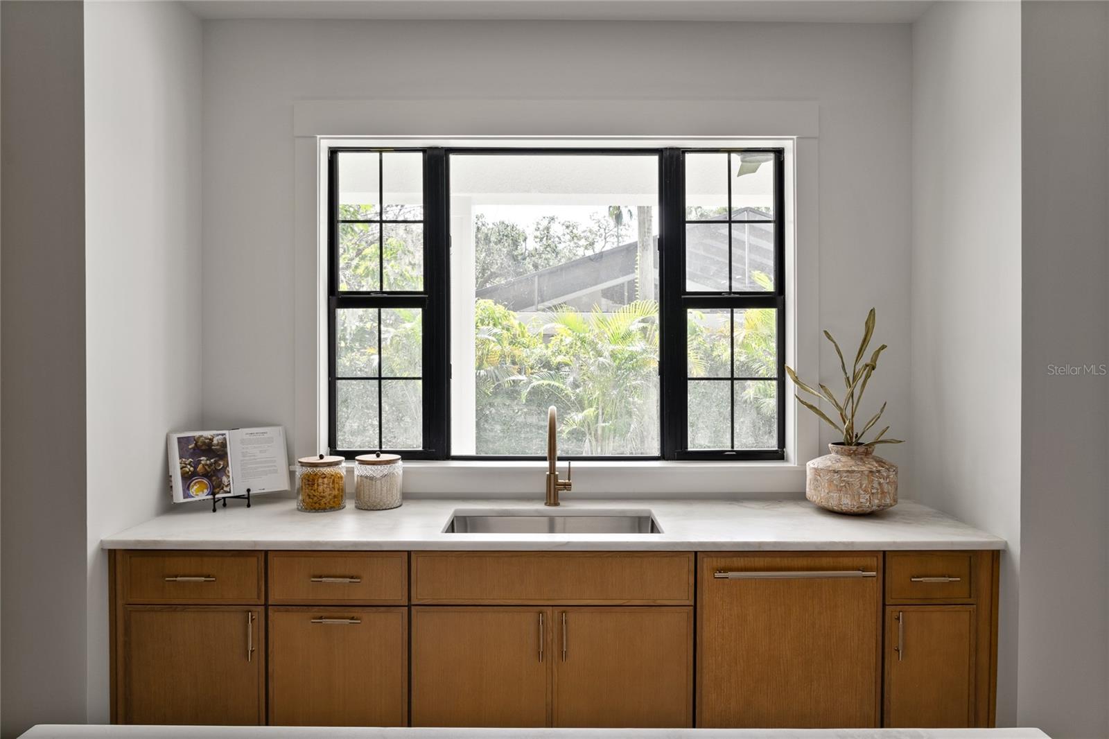 BEACH PARK - Residential Lease