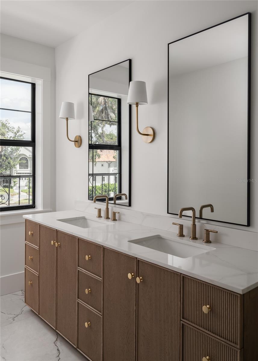 BEACH PARK - Residential Lease