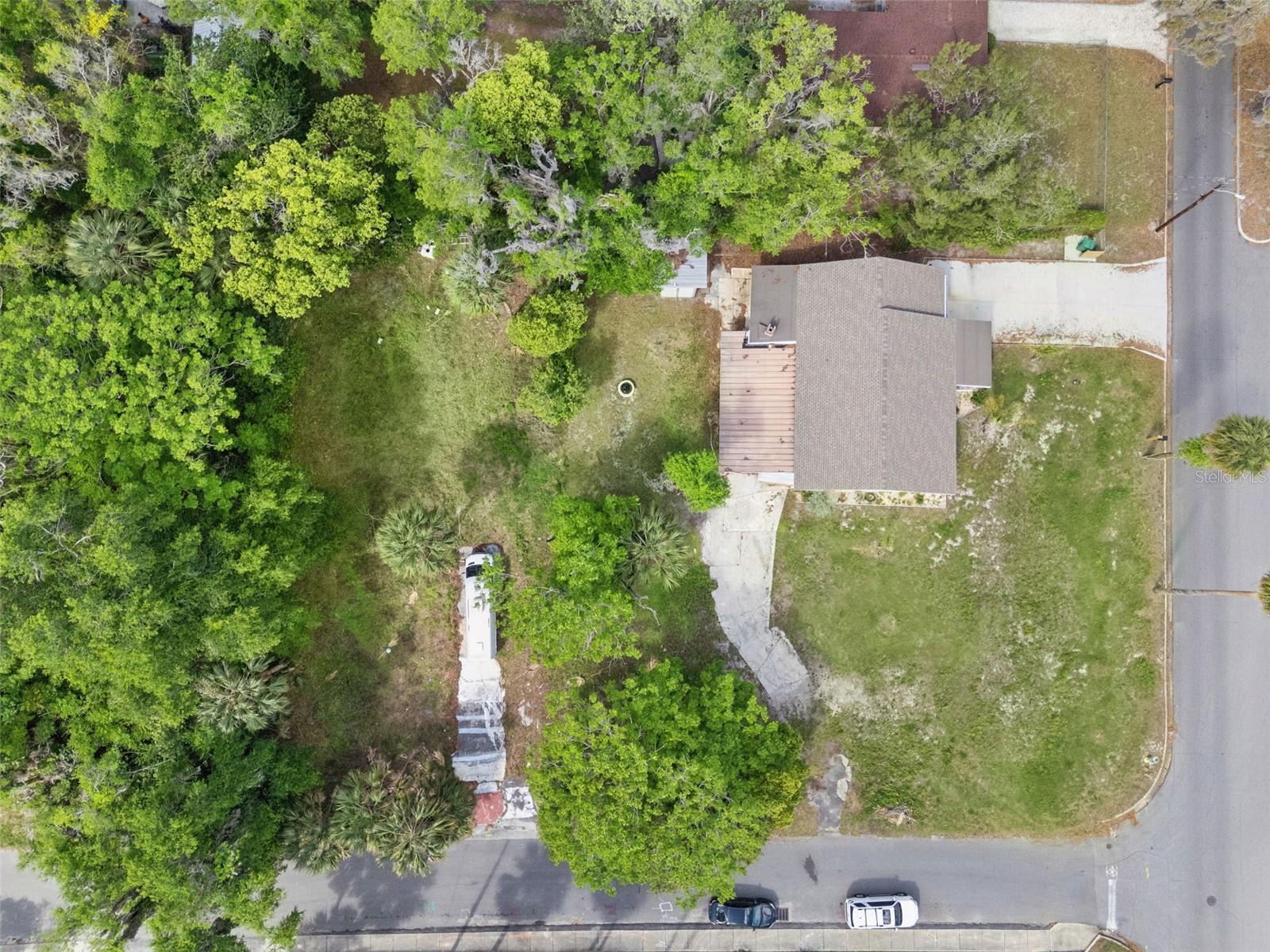 BALLARDS IN BLK 08 HOWRYS ADD DELAND - Residential