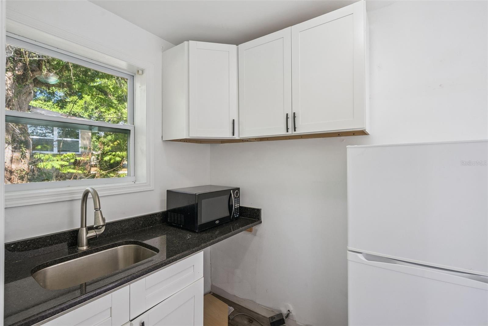 BALLARDS IN BLK 08 HOWRYS ADD DELAND - Residential