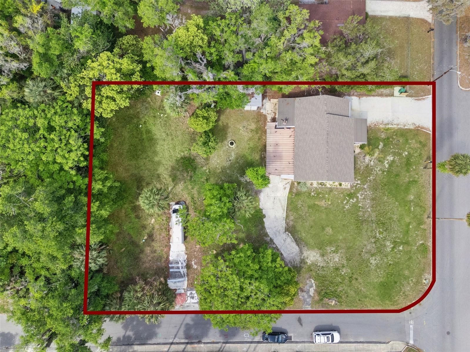 BALLARDS IN BLK 08 HOWRYS ADD DELAND - Residential