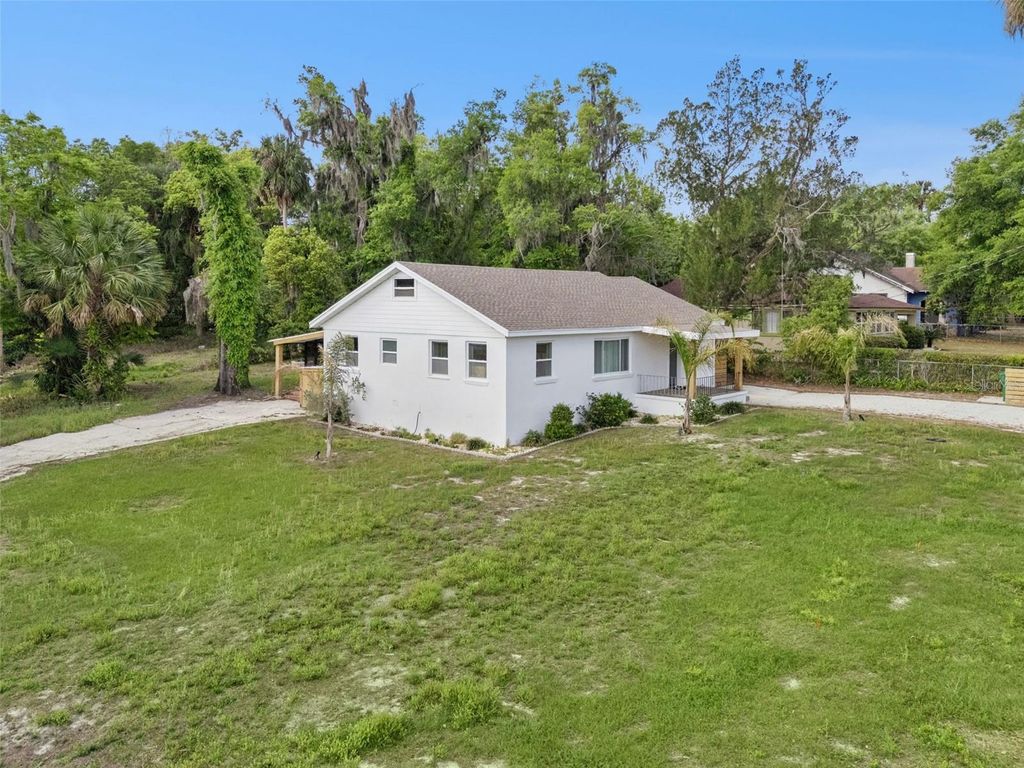 Photo of 334 W Howry Avenue, Deland, FL 32720 (MLS # S5147211)
