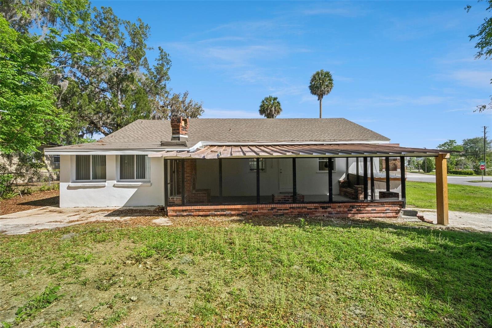 BALLARDS IN BLK 08 HOWRYS ADD DELAND - Residential