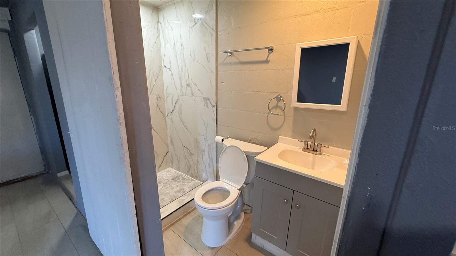 PARKWAY ESTATES - Residential Lease